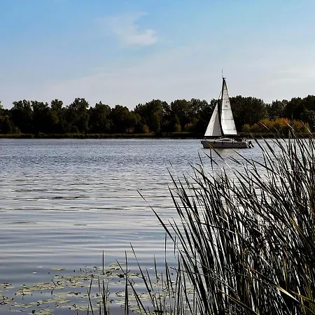 Przyjemny Nad Zalewem *